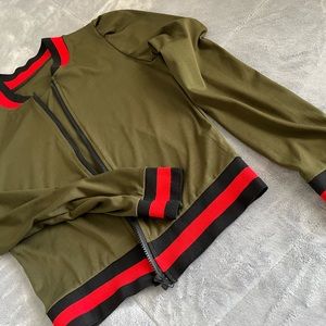 Fashionable thin bomber jacket